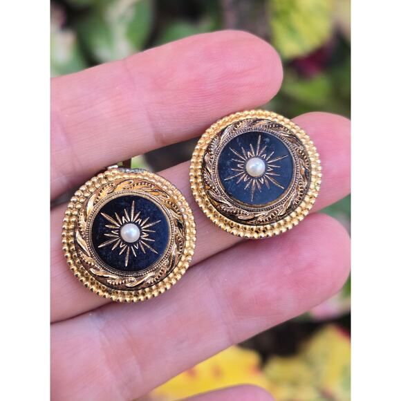 Vintage Victorian Sphinx Revival Faux Pearl Star Burst Gold Tone Clip Earrings - Picture 6 of 8